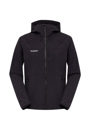Svart softshell-jakke med glidelås, hette og to sidelommer. Har en logo på brystet og teksturert stoff for holdbarhet.