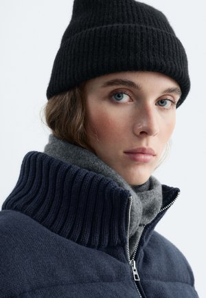 & OTHER STORIES, Gorro - black