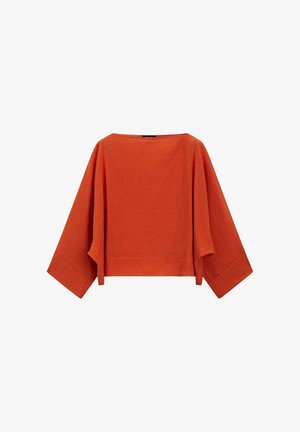 Loszittende linnen blouse in roestkleur met brede driekwartmouwen en een boothals.