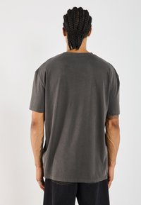 YOURTURN UNISEX BASIC GARMENT WASHED - Jednoduché tričko - asphalt