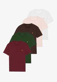 Fem korte ermers T-skjorter i burgunder, grønn, brun, rosa og hvit med rund hals, med en liten gul logo på brystet.