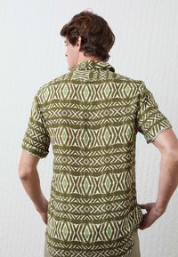 ALTONADOCK ESTAMPADA MANGA CORTA - Camisa - kaki