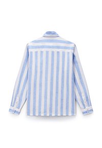Camisa de rayas en azul claro y blanco, de mangas largas, con puños abotonados, diseño con cuello, hecha de un tejido ligero. La vista trasera muestra rayas verticales.