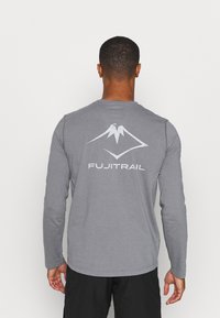 ASICS FUJI TRAIL TEA - Camisola de manga comprida - graphite grey