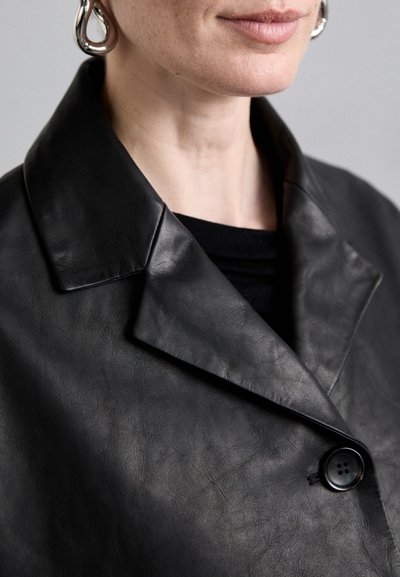 Bally Klassisk kappa / rock - black