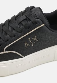 Armani Exchange LACE UP - Sneakers basse - black/pale gold