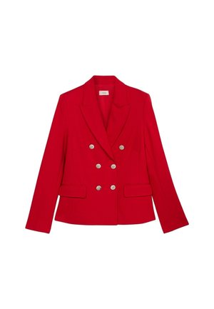 Chaqueta roja de doble botonadura con solapas de muesca, acentos de botones plateados, dos bolsillos frontales y ajuste estructurado. Textura de tela suave.