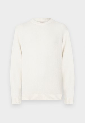 Valge kudumiga kampsun ümmarguse kaelusega, pika varrukaga, soonikkoes mansettide ja äärega, millel on tekstureeritud viimistlus ilma täiendavate kaunistusteta.