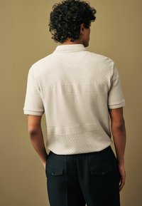 Next TEXTURED BLOCK - Polosärk - neutral