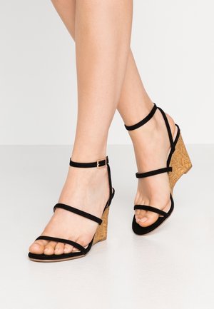 BEBO Sandały na obcasie