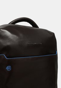 Piquadro Mochila - dark brown