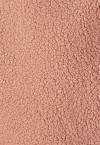 Non sélectionné, marron