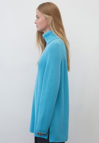 Marc O'Polo DENIM LONG WITH MOCK NECK AND RAGLAN SLEEVE - Strickpullover - clear blue sky