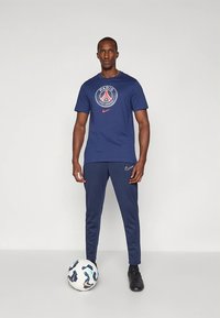 Nike Performance PARIS SAINT-GERMAIN CREST TEE - Joukkuetuote - midnight navy