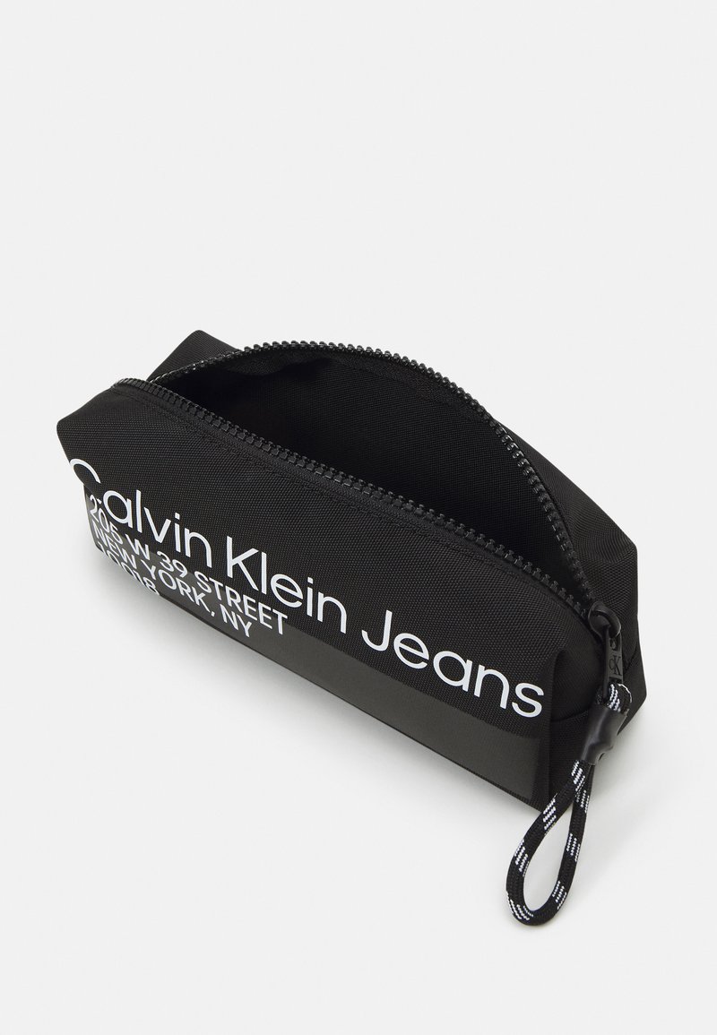 Calvin Klein Jeans BACK TO SCHOOL PENCIL CASE UNISEX Tolltartó