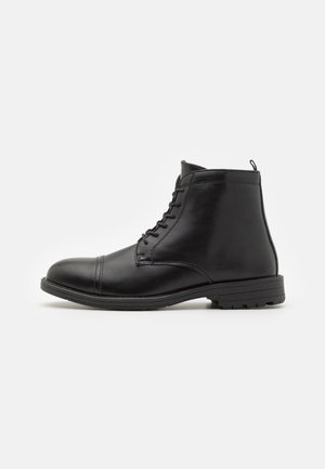 Pier One, Bottines à lacets - black