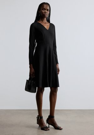 FIT AND FLARE EXPOSED ZIP - Trikotaažkleit - black