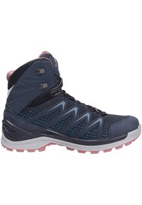 Mid-Cut-Wanderschuh aus navy-blauem Mesh mit pinken Akzenten. Verfügt über eine Gummisohle, strukturiertes Obermaterial und verstärkte Ferse. Auffälliges Zickzack-Muster an den Seiten.