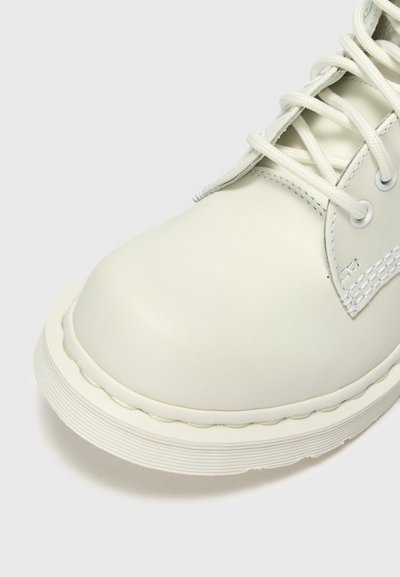 MM6 Maison Margiela Nööritavad poolsaapad - vintage smooth/white virginia/white