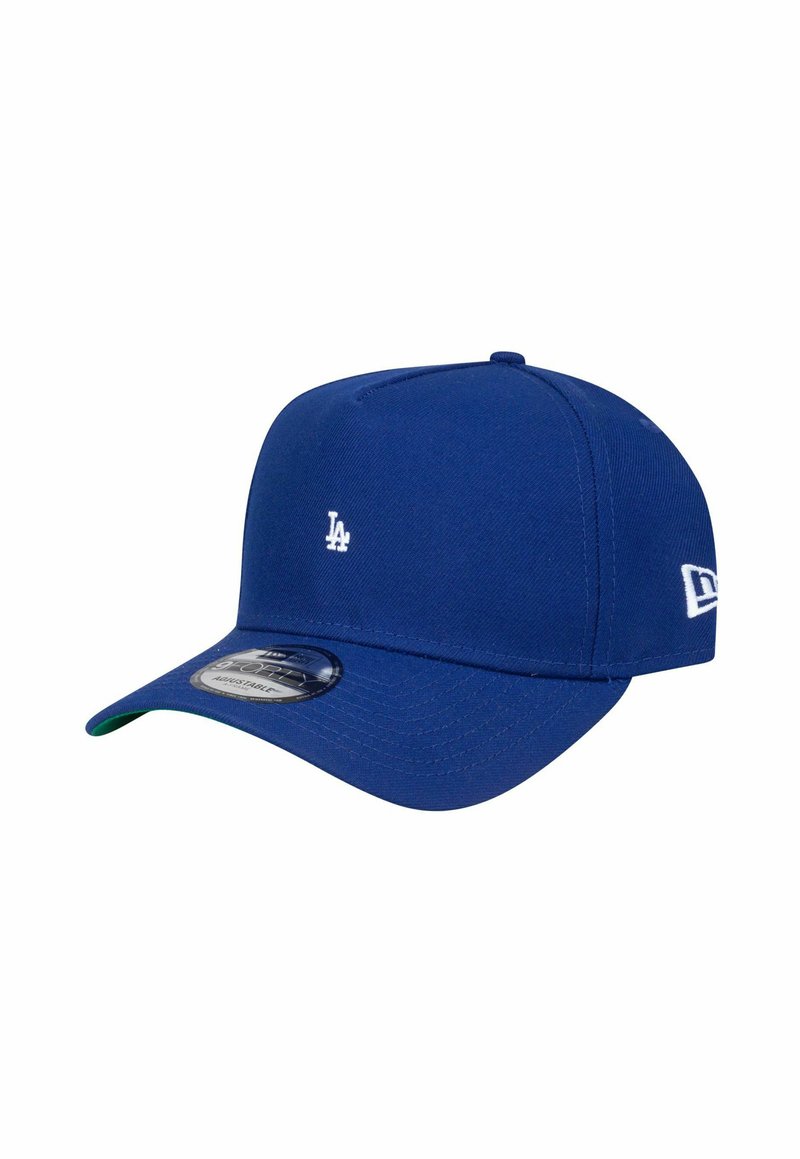Blaues verstellbares Baseballcap mit weißem "LA"-Logo auf der Vorderseite und einem weißen New Era-Logo an der Seite.
