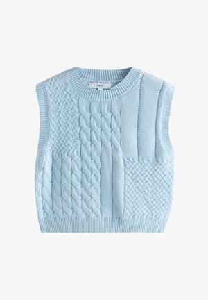 Gaiši zila adīta bezroku veste ar strukturētiem pinumu un ribotajiem rakstiem, apaļu kakla izgriezumu un pieguļošu apakšu. Audums izskatās mīksts.