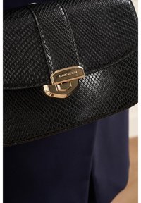 LANCASTER EXO FIA - Schoudertas - noir python
