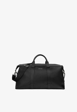 Musta nahkainen matkalaukku, jossa on kaksi yläkahvaa, säädettävä olkahihna ja etupuolella "Cerruti 1881" -logo.