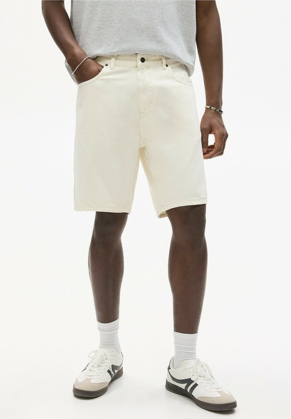 STANDARD - BERMUDA - Jeans Shorts - beige
