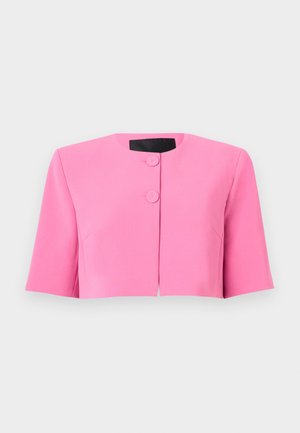 Rosa kort jakke med trekvartlange ermer og to runde knapper foran, med rund hals uten krage.