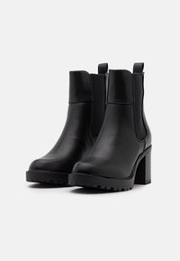 ONLY SHOES Botki na platformie
