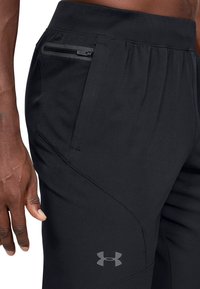 Under Armour UNSTOPPABLE JOGGERS - Tracksuit bottoms - black