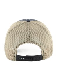 Beige Netzcap mit einem schwarzen verstellbaren Riemen auf der Rückseite, ausgestattet mit einem marineblauen oberen Panel und einer runden, strukturierten Form.