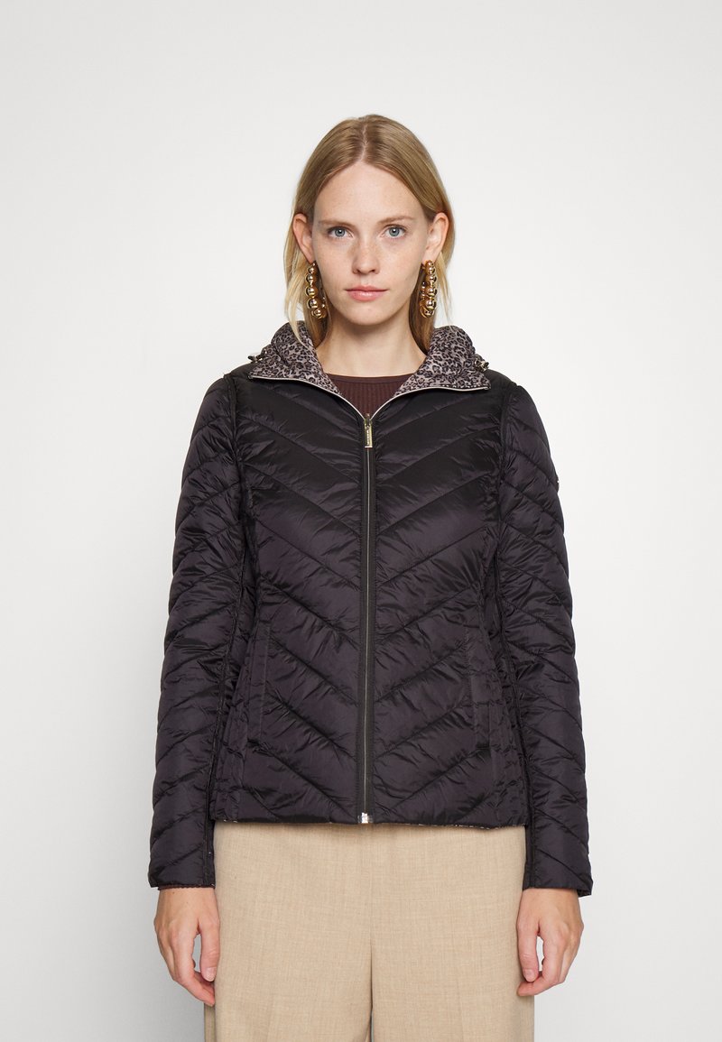 Top 82+ imagen michael kors light jacket Thptnganamst.edu.vn