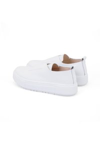Desa Slipper - white