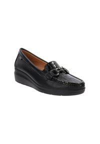Mocassins compensés en cuir noir avec une pointe en relief texturé crocodile et une boucle décorative, accompagnés d'accents texturés et d'une semelle en caoutchouc robuste.