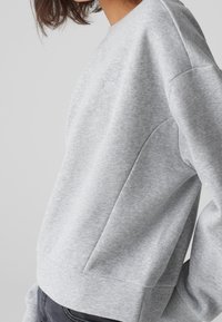 OPUS Sweatshirt - grey