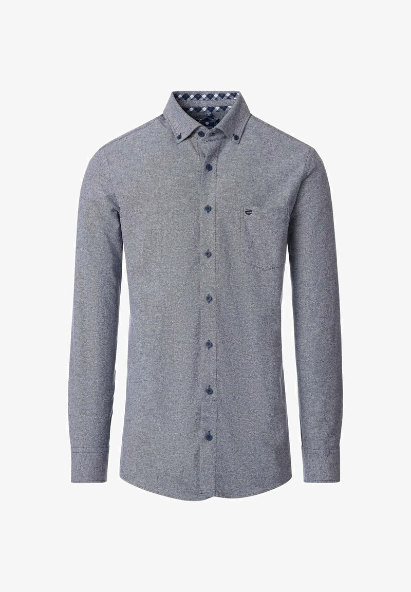 Koszula z długim rękawem zapinana na guziki w odcieniu szarym z fakturowanym wzorem, z kieszonką na piersi i granatowymi guzikami. Wzór w kratę widoczny wewnątrz kołnierzyka.