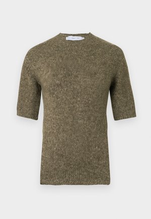Olivegrüner Strickpullover mit kurzen Ärmeln, strukturiertem Muster und rundem Ausschnitt, mit gerippten Details an Ärmeln und Saum.