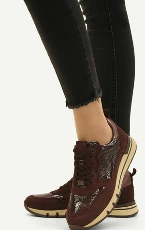 Caprice, SNEAKER - Baskets basses - bordeaux comb