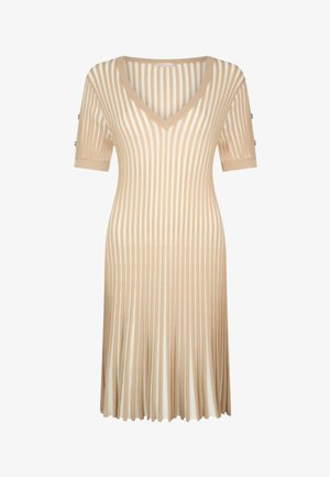 Beżowa i biała sukienka w pionowe paski, sięgająca do kolan, z krótkimi rękawami, dekoltem w kształcie litery V oraz guzikami na rękawach.