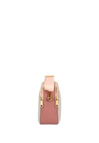 Borsa in ecopelle rosa con lati a motivo bianco. Presenta dettagli in metallo dorato, una chiusura con zip e una maniglia superiore con logo.