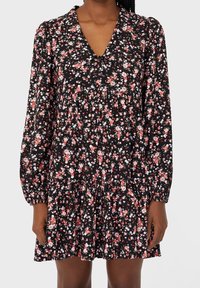 Stradivarius Freizeitkleid - black