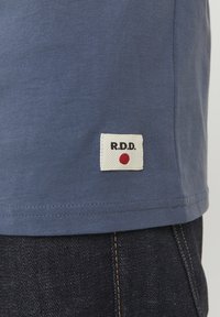 R.D.D. ROYAL DENIM DIVISION RDD DAN - Základné tričko - ombre blue