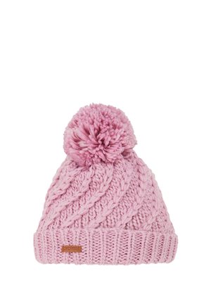 Chapeau en tricot rose avec un motif de câble texturé, surmonté d'un grand pompon, arborant un accent en cuir marron en contraste.