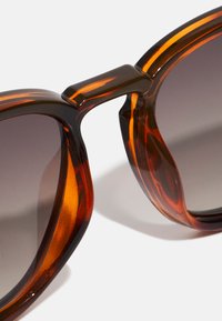 Le Specs NO BIGGIE - Lunettes de soleil - black/tort