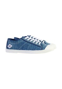 Sneakers in tela blu con una texture intrecciata, suola in gomma bianca e lacci. Presentano un piccolo logo sul lato e una punta rotonda.