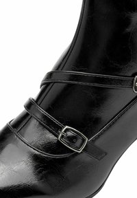 Tamaris Cowboy/biker ankle boot - black