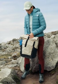 The North Face W ACONCAGUA 3 HOODIE - Dunjakke - algae blue