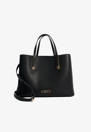 Sac fourre-tout en cuir noir avec deux courtes poignées et une bandoulière amovible. Doté de quincaillerie en ton doré et d'une surface texturée.
