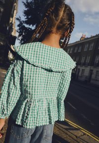 Next REGULAR FIT CHECK  - Blus - green